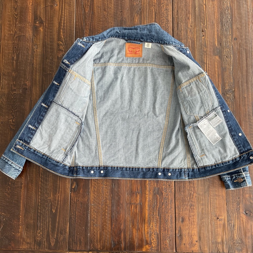 Levi’s Ex-Boyfriend Trucker Denim Jacket - Picture 7 of 12